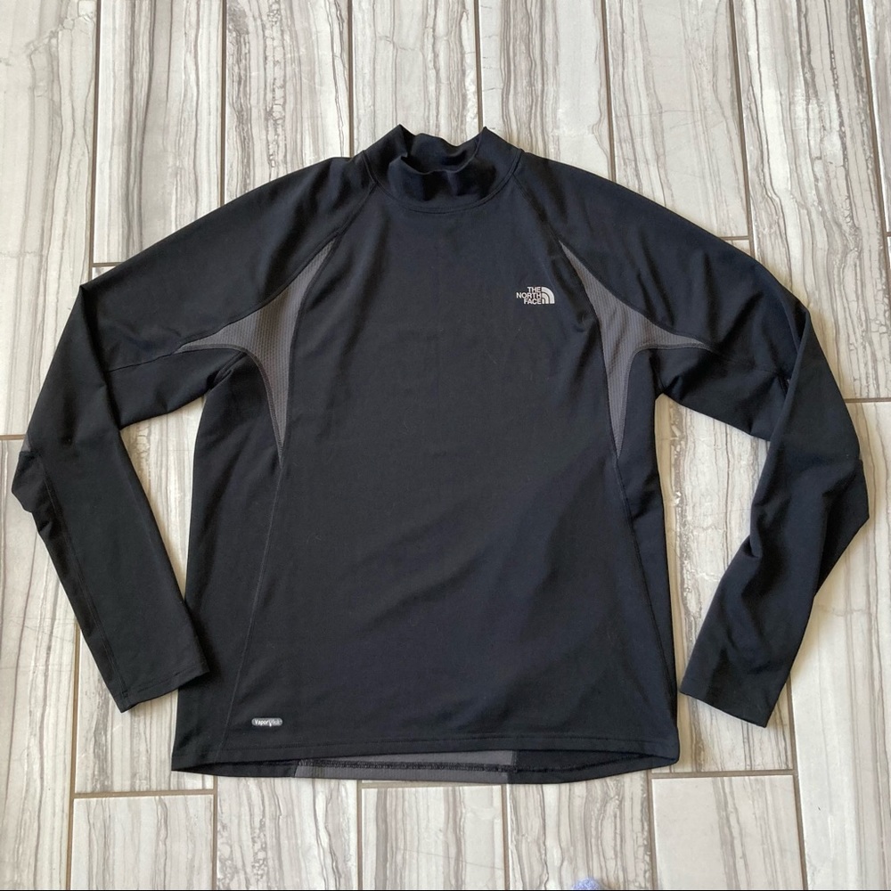 NWOT The North Face Flight Series Vapor Wick.